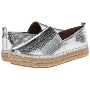Steve Madden Pacificc Size 9.5 Metallic Silver